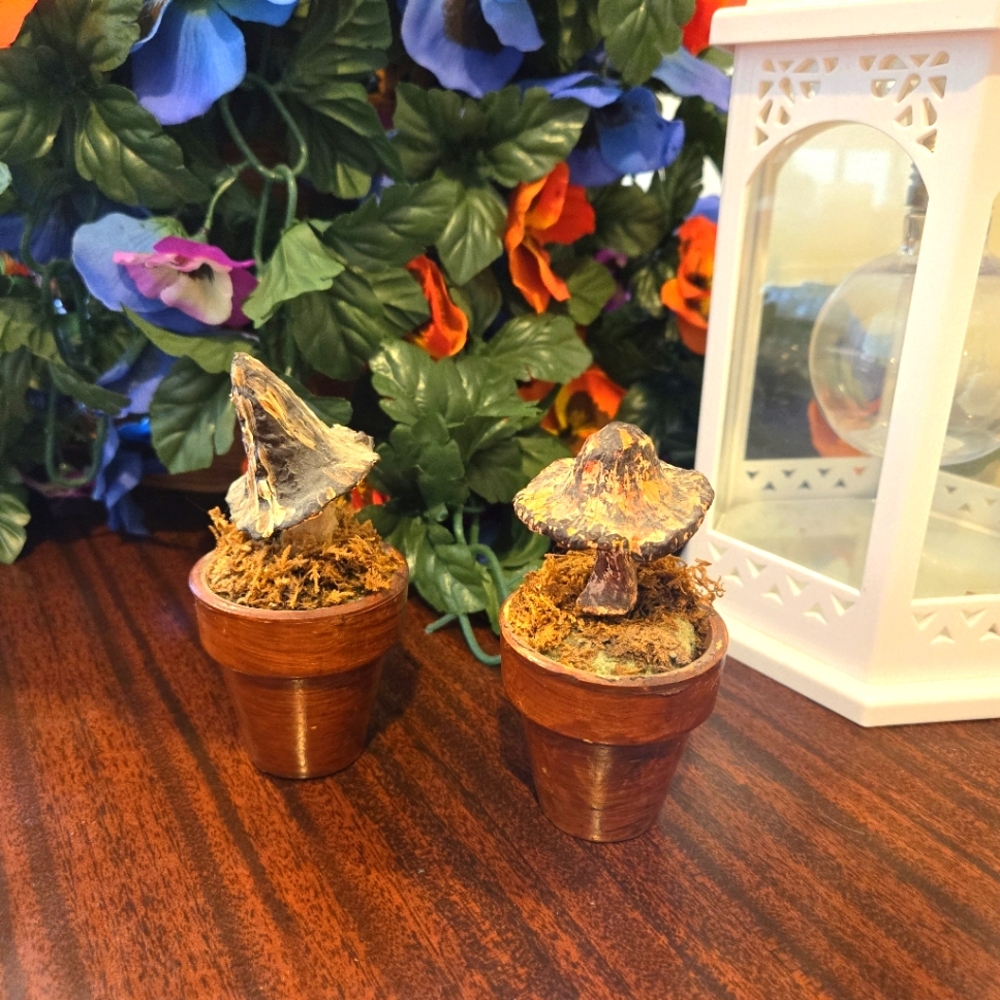 Cute Vintage Artificial Decorative Mushrooms - Picture 5 of 5